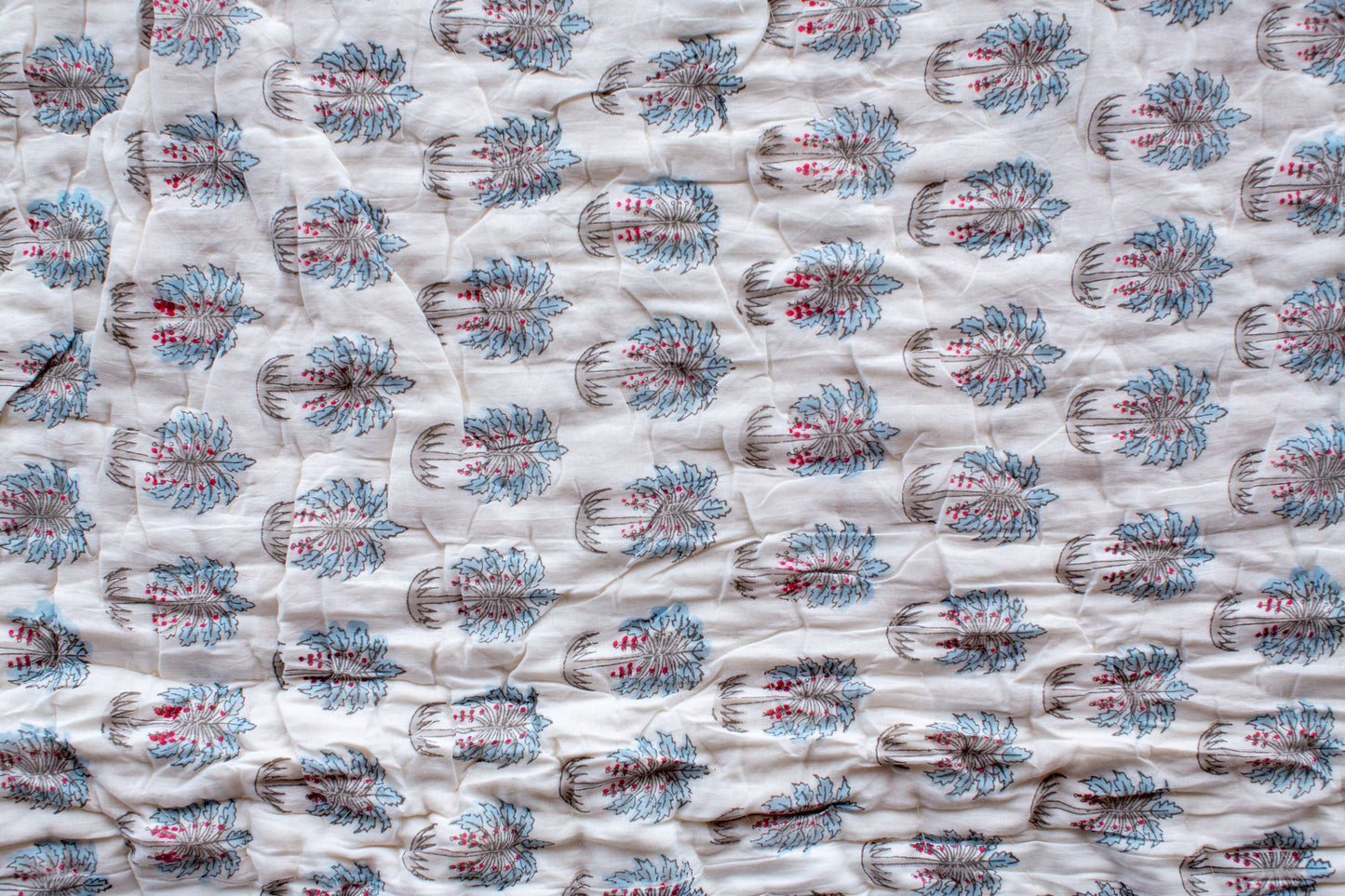 220 x 270cm Print Block Padded Quilt - Steeple