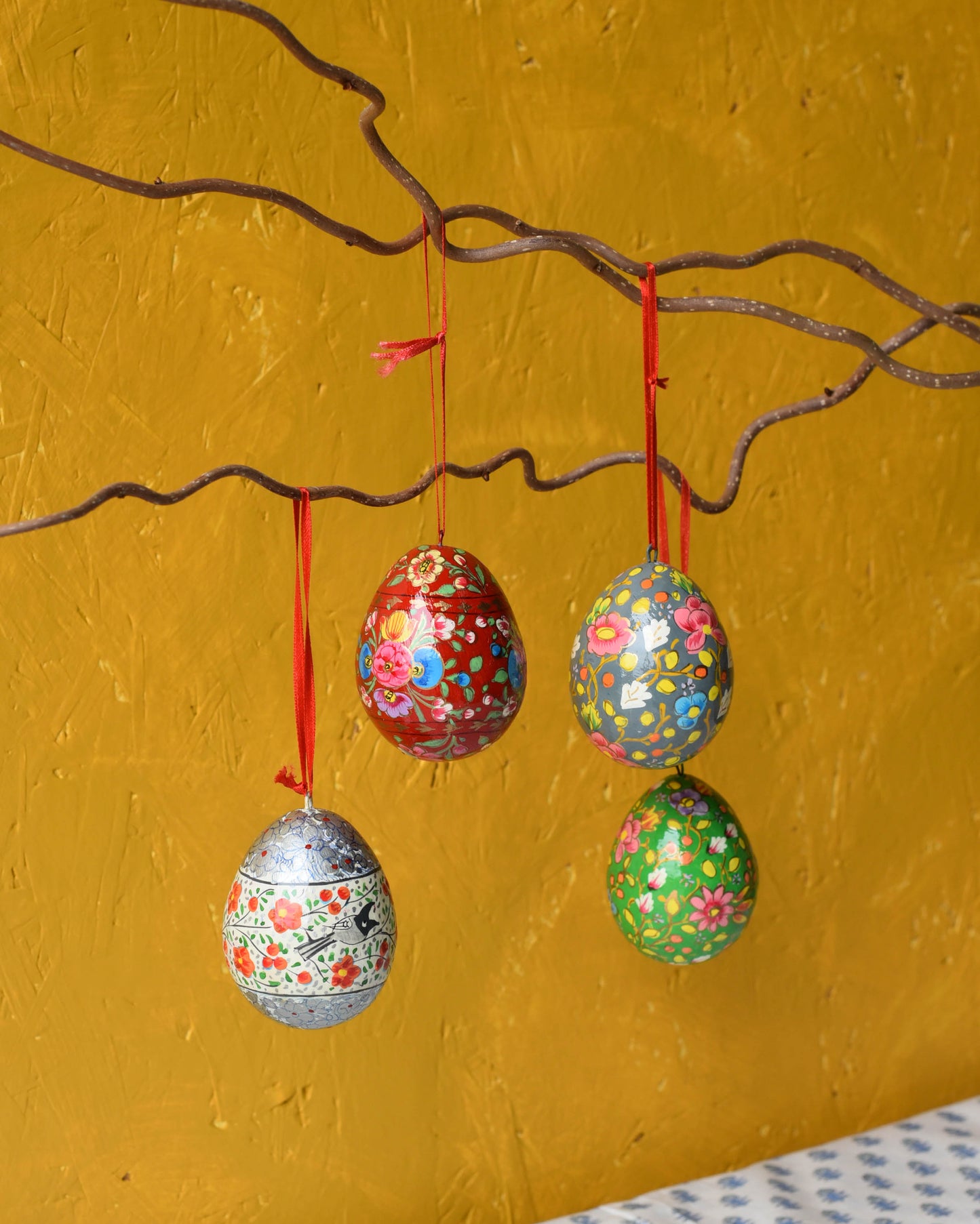 Hanging Egg Decoration box set of 4