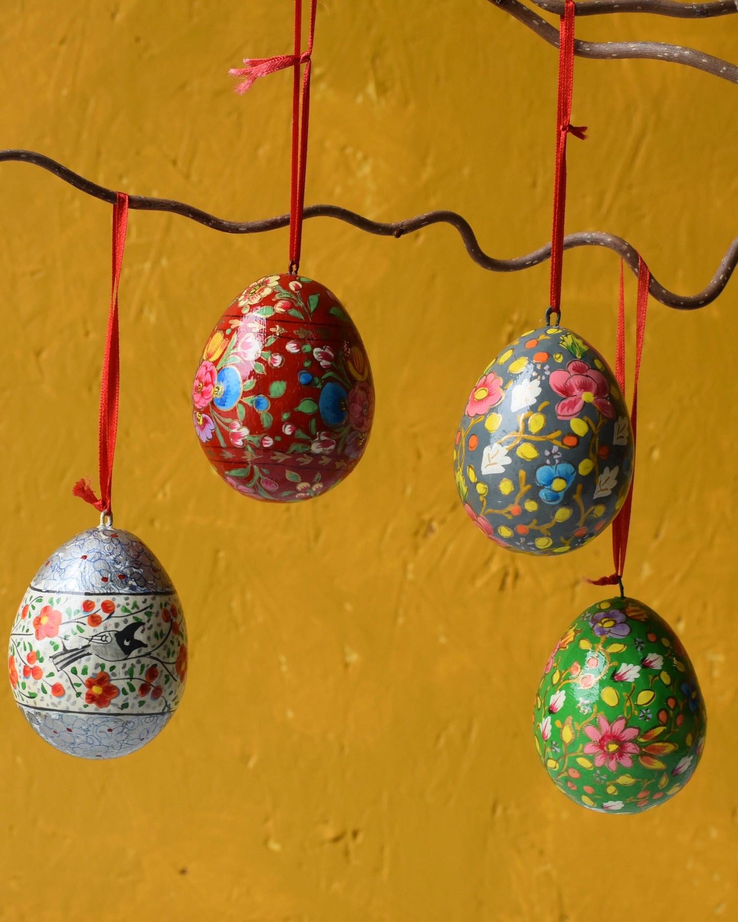 Hanging Egg Decoration box set of 4