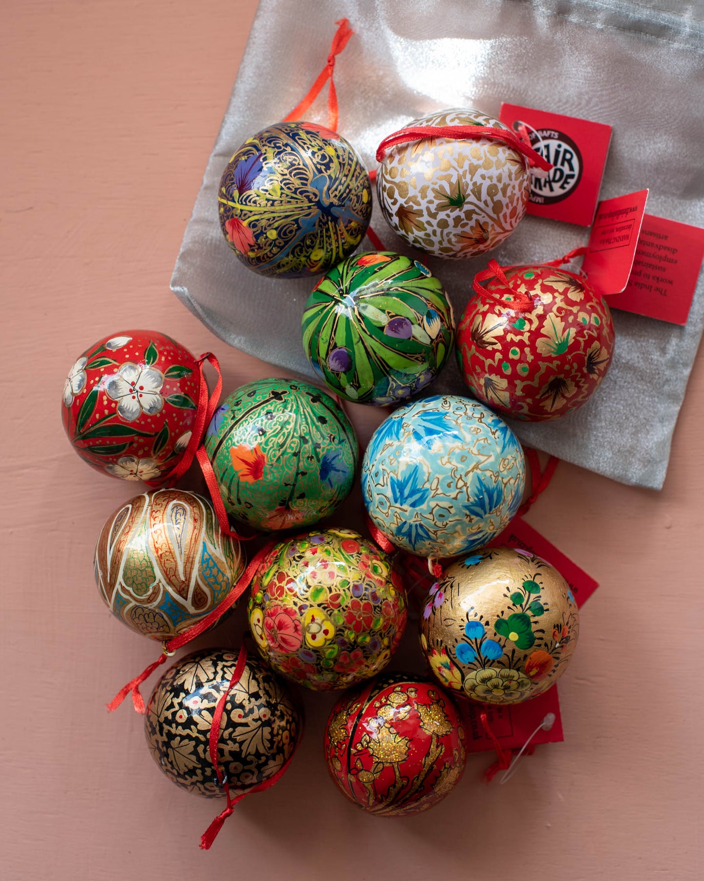 Set of 6 Classic Bauble decoration