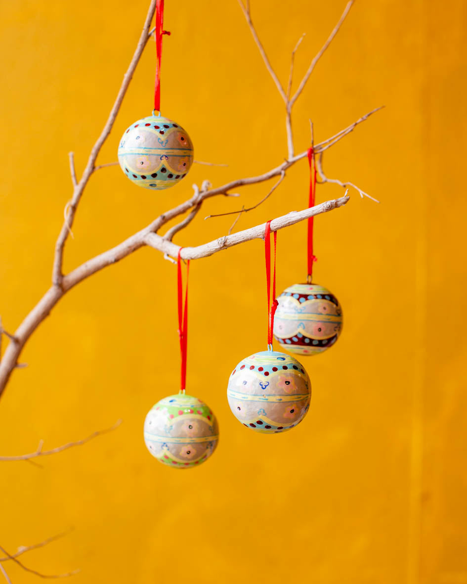 Set of 6 Folk Bauble decoration