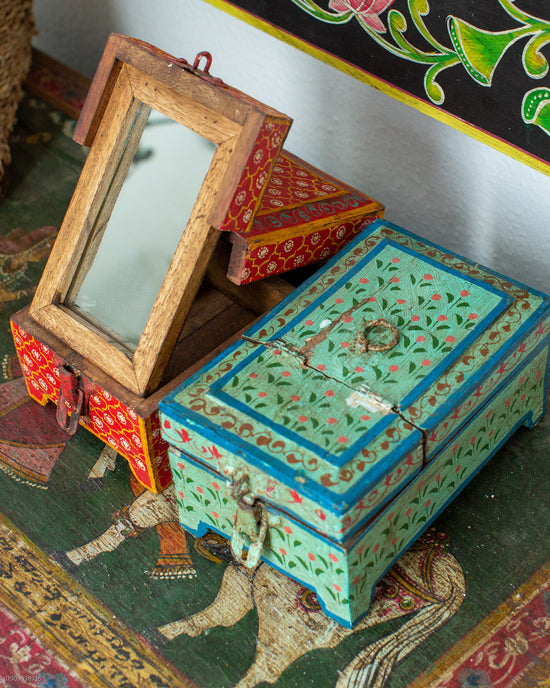 Barber Box / Jewellery Box with Fold-Away Mirror