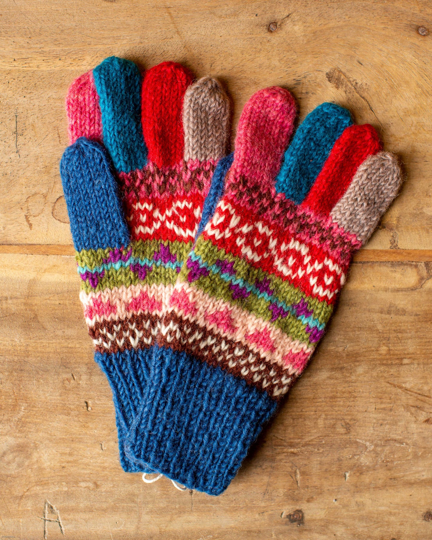 Load image into Gallery viewer, Eskimo Fairisle Knitted Gloves
