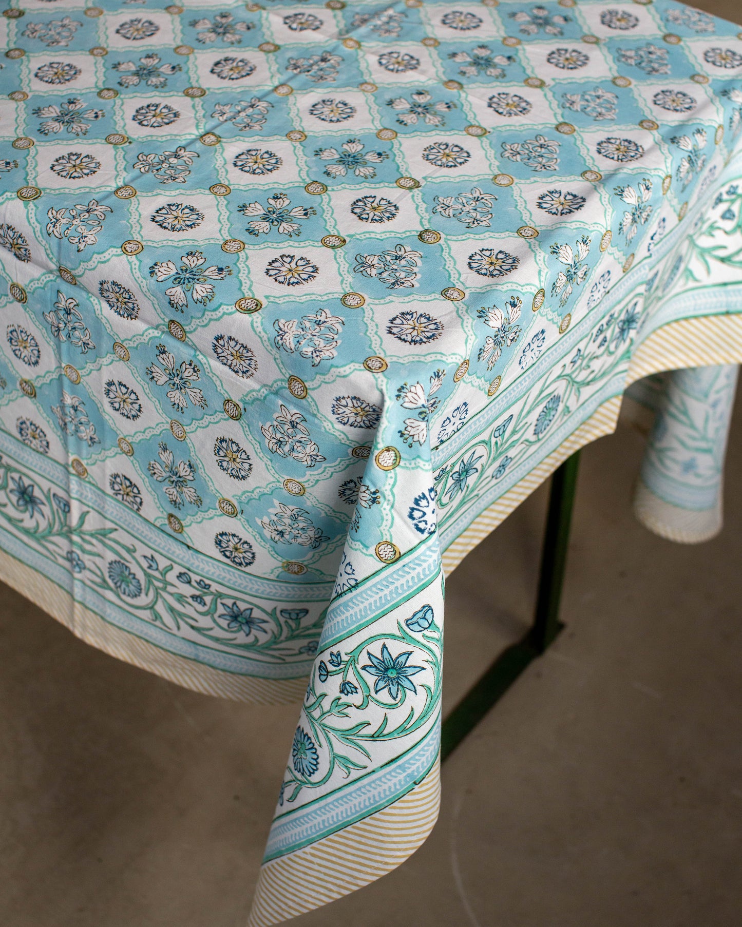 Box Tablecloth
