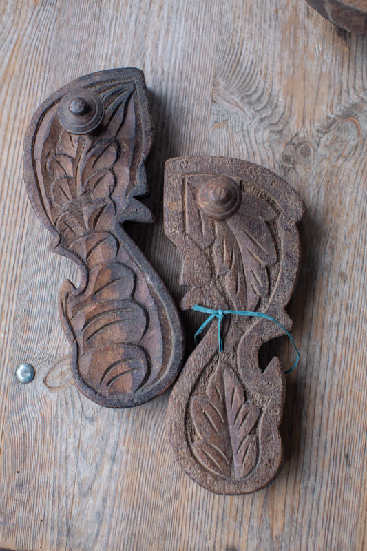 Pair of Carved Wooden Sandal (Vintage Wooden Paduka)