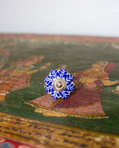 Blue & White Leaf Knob