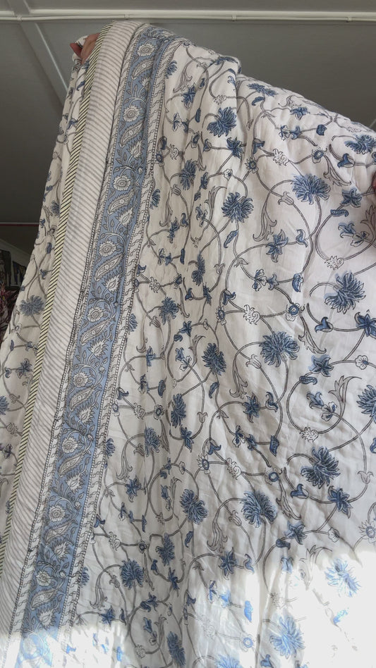 220 x 270cm  Print Block Padded Quilt - little Bedwyn