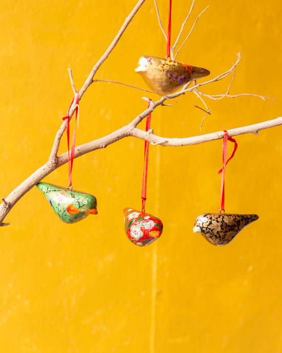 Assorted Set of 4 Classic Bird Decoration